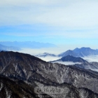 窗含西岭千秋雪，门泊东吴万里船