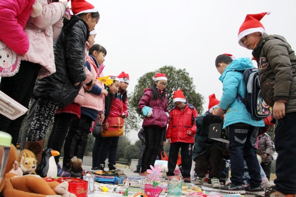 有意义的义卖募捐活动 by 拍客taoy 快拍作品_