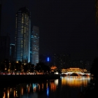 夜幕下的锦江河畔
