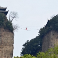 铁索飞渡